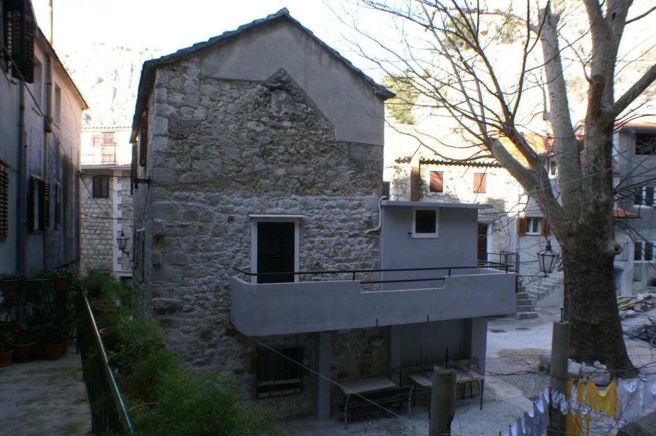 Apartments With A Parking Space Omis - 4327 Buitenkant foto